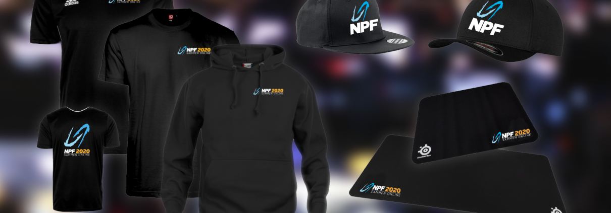 Billede der indeholder NPFS merchandise. En hoodie, t shirt, polo og kasket
